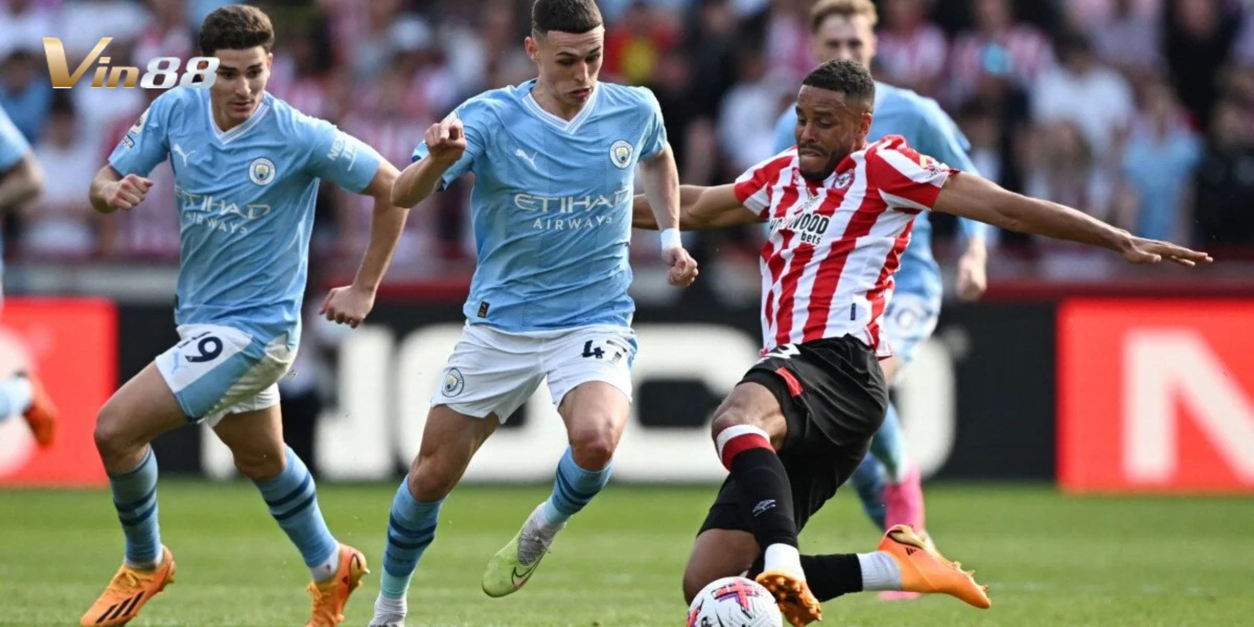 Brentford với lợi thế sân nhà quyết tâm dành điểm trước Manchester City