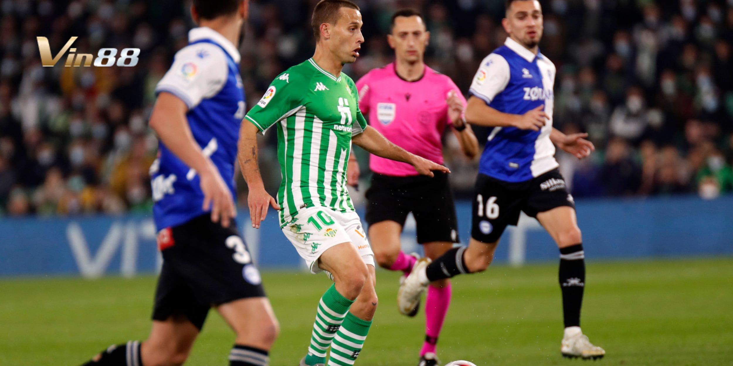 Real Betis đang có một mùa giải ấn tượng khi xếp thứ 6 trên bảng xếp hạng 