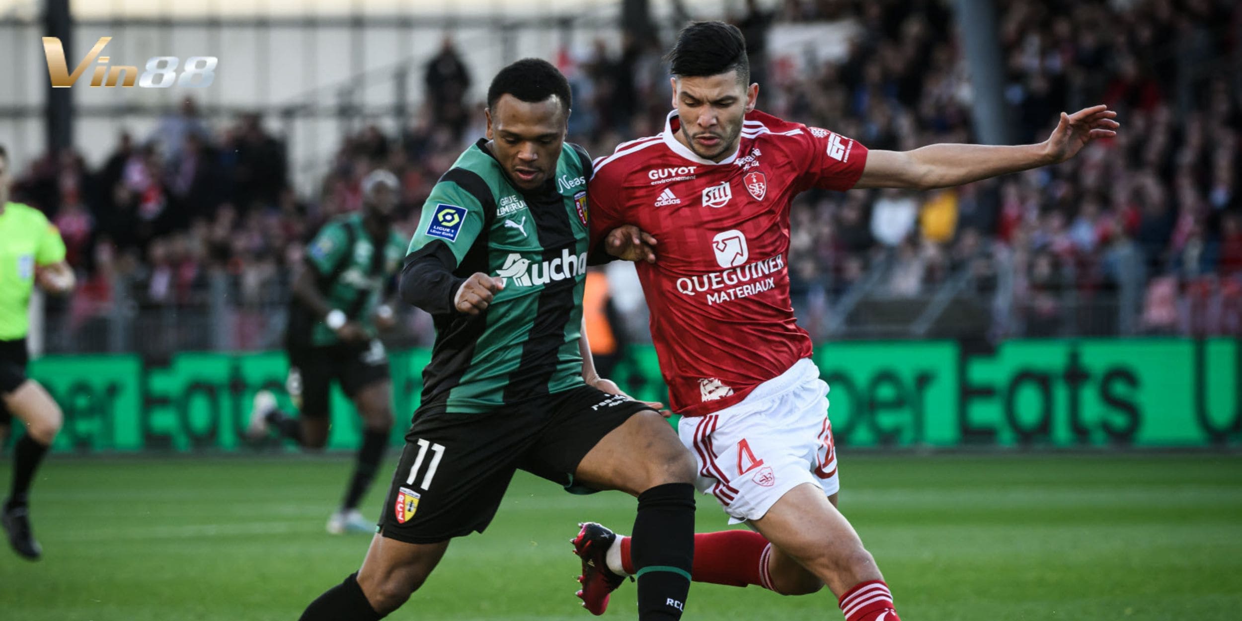 Cả hai đội đều có cơ hội lập công, hòa 2-2 là kết quả hợp lý