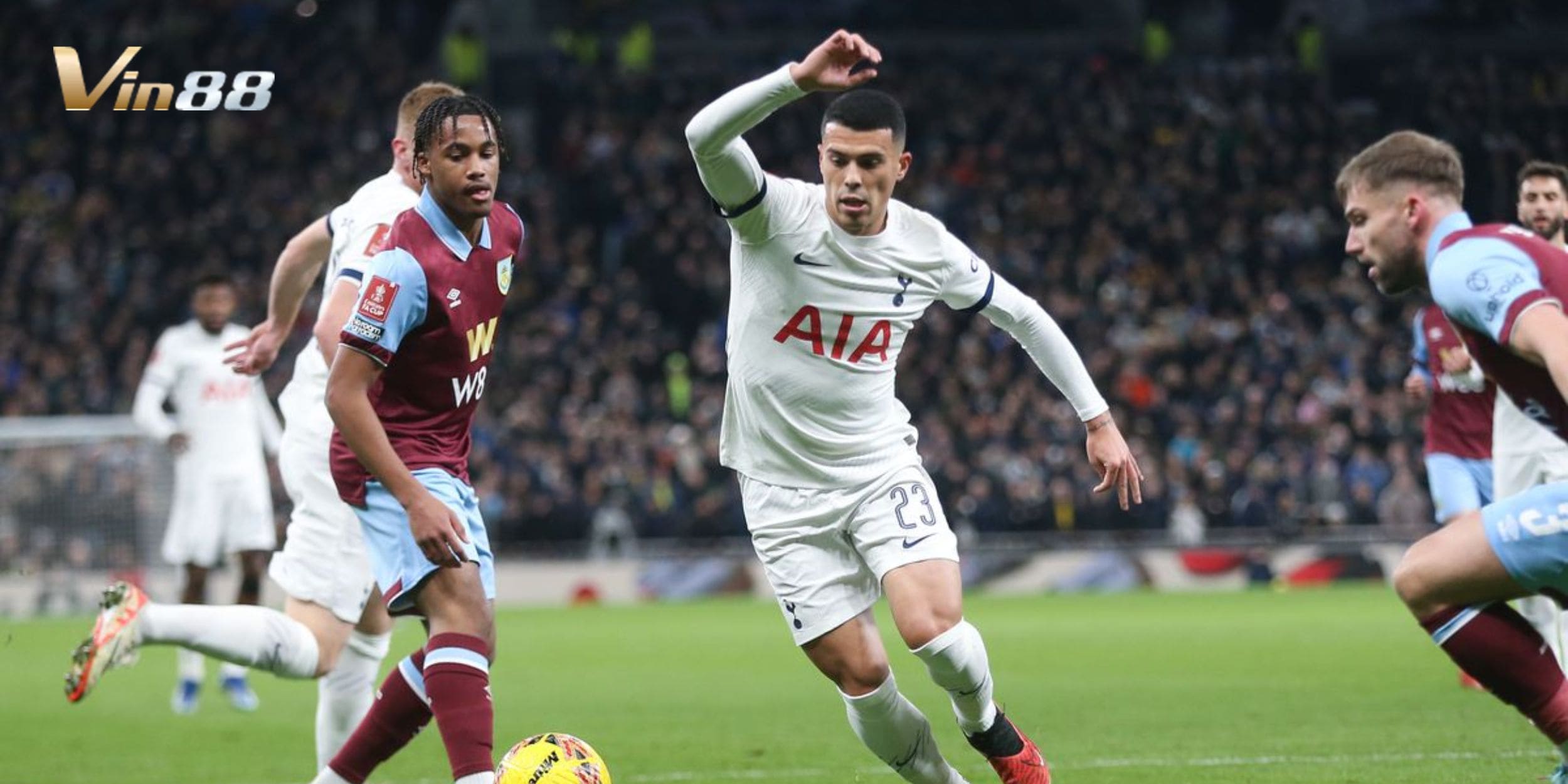 Tottenham bất bại 5 trận gần nhất, trong khi Burnley vẫn thiếu ổn định